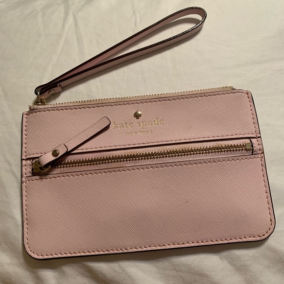 kate spade Handbags - Kate Spade Wristlet - Light Pink